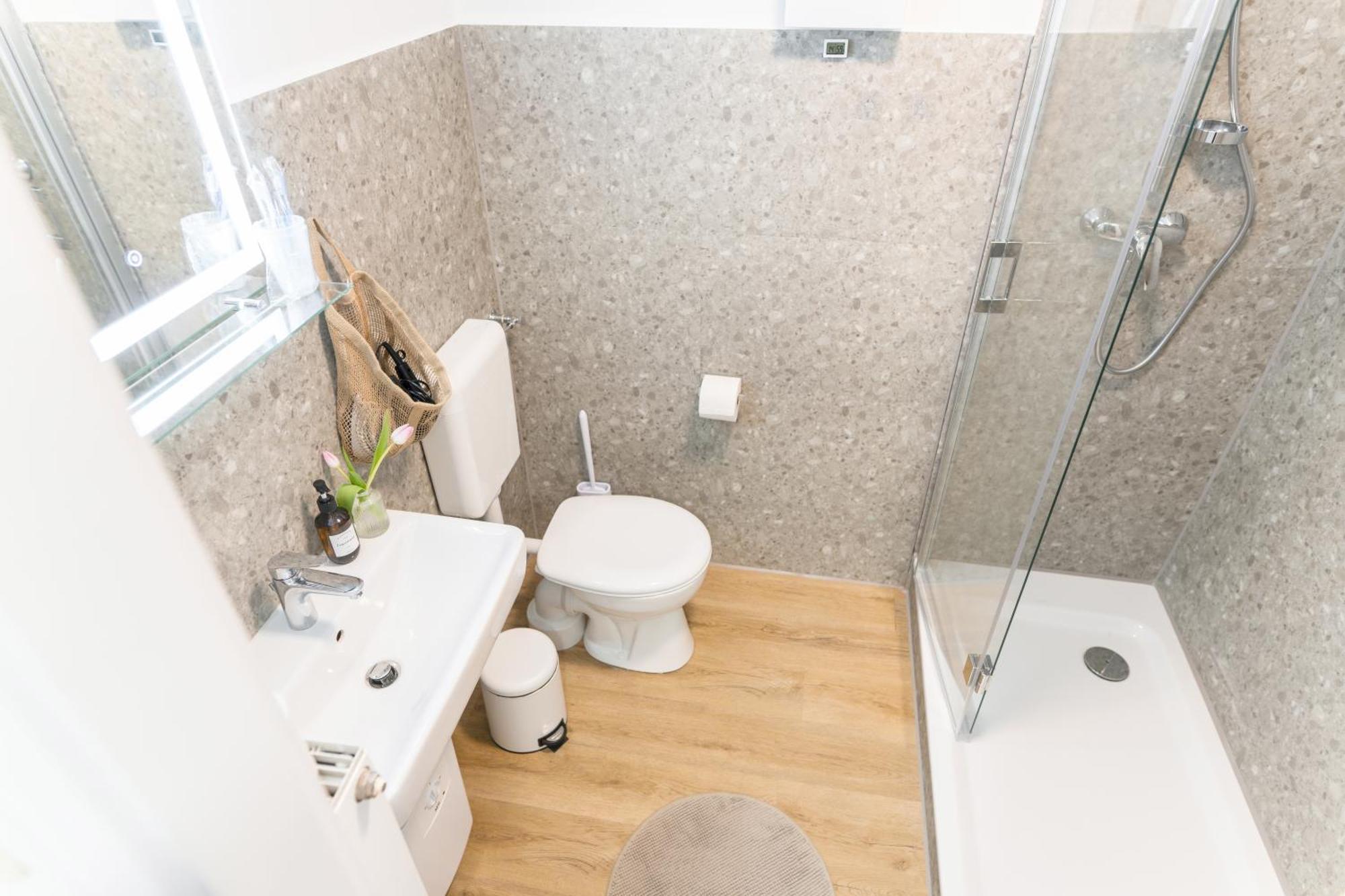 Wolfsburg Innenstadt - Happyhome - Direkt In Der Porschestrasse, 5 Personen & Kind, 3 Zimmer Bagian luar foto