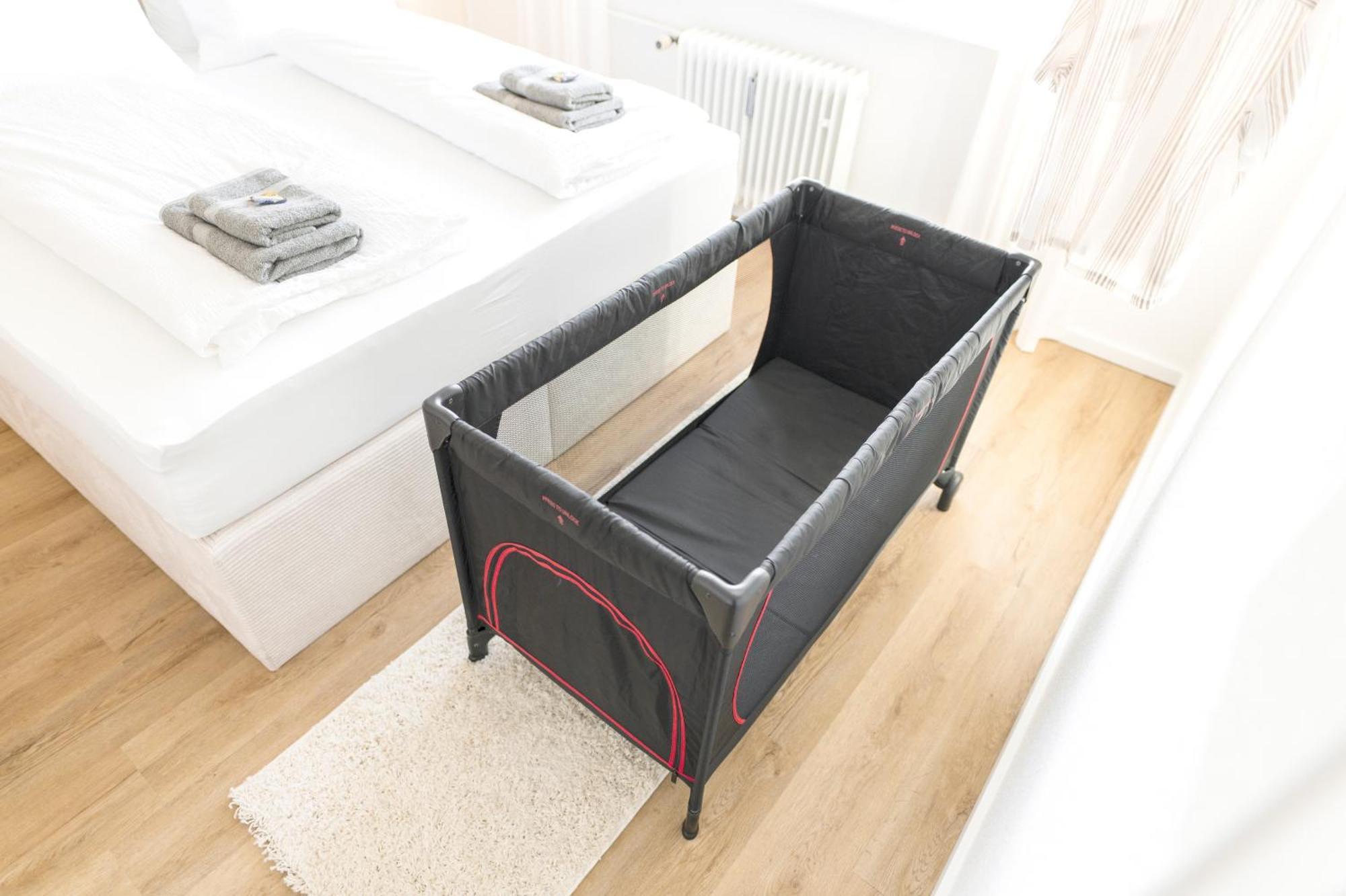 Wolfsburg Innenstadt - Happyhome - Direkt In Der Porschestrasse, 5 Personen & Kind, 3 Zimmer Bagian luar foto